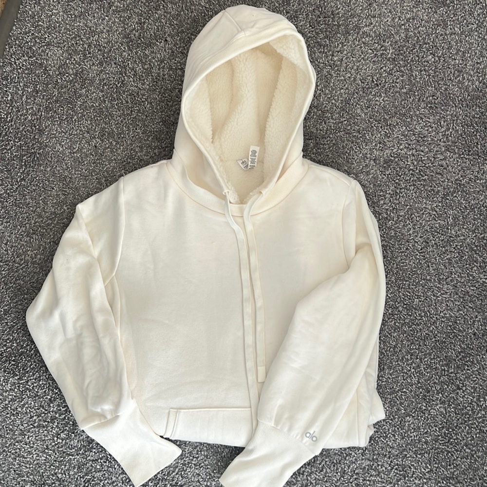 Cream color alo yoga Sherpa lined hoodie
